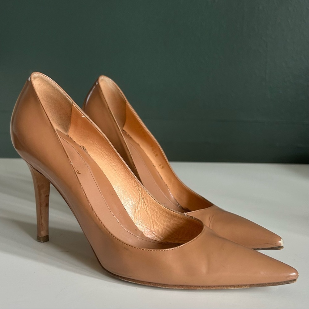 Sergio Rossi patent leather pointed toe heels, color Sand, size 39